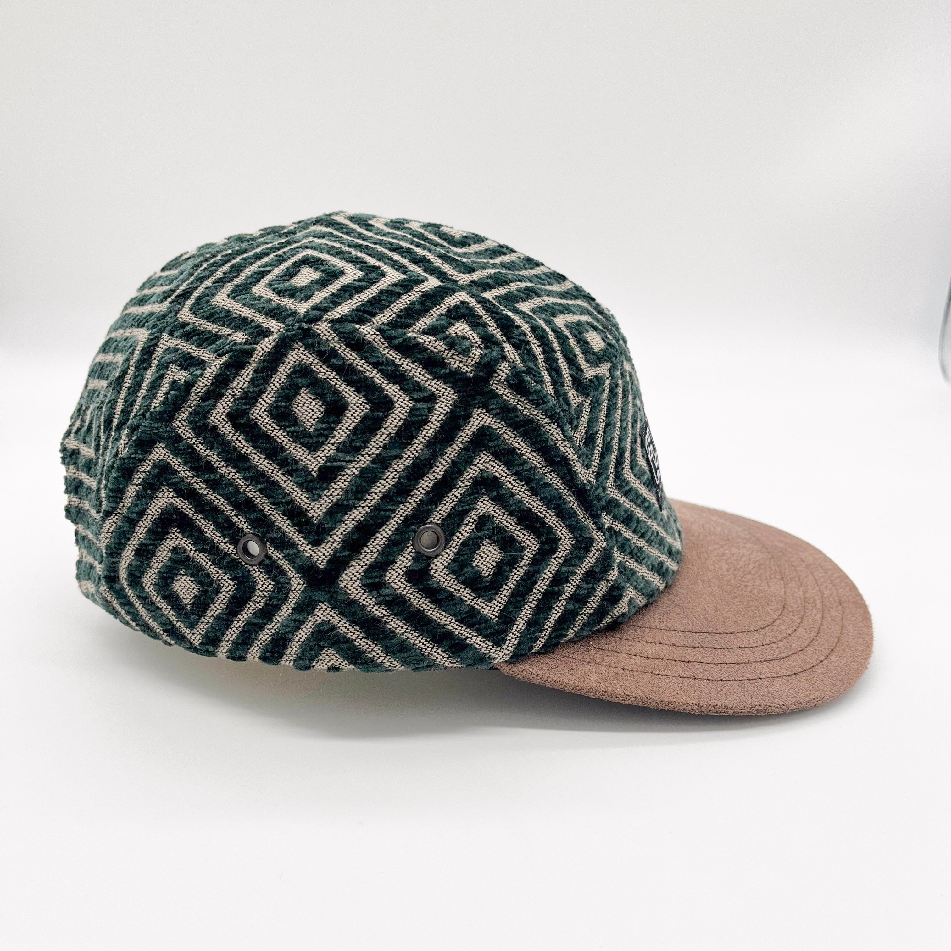 5 Panels Cap Labyrinth