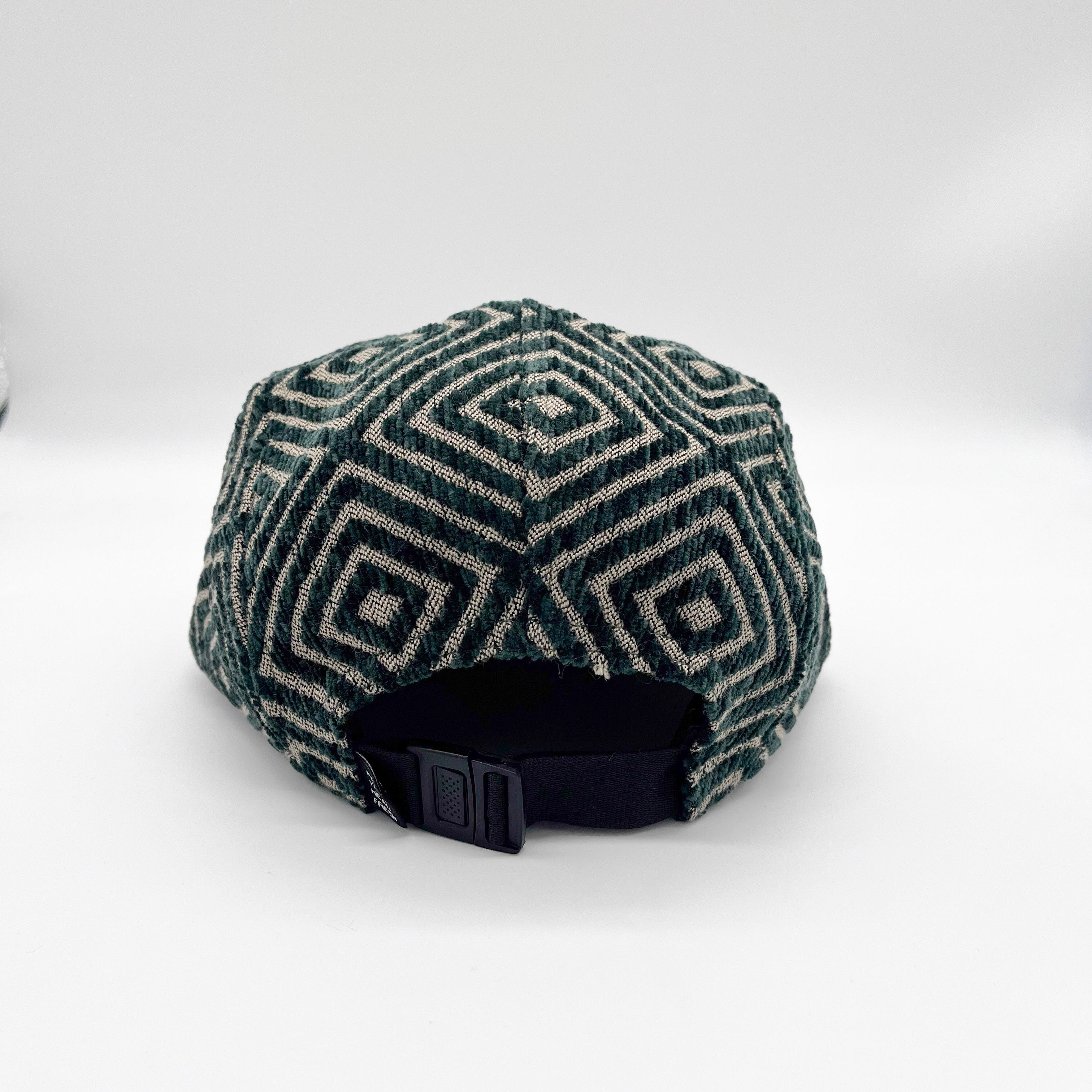 5 Panels Cap Labyrinth