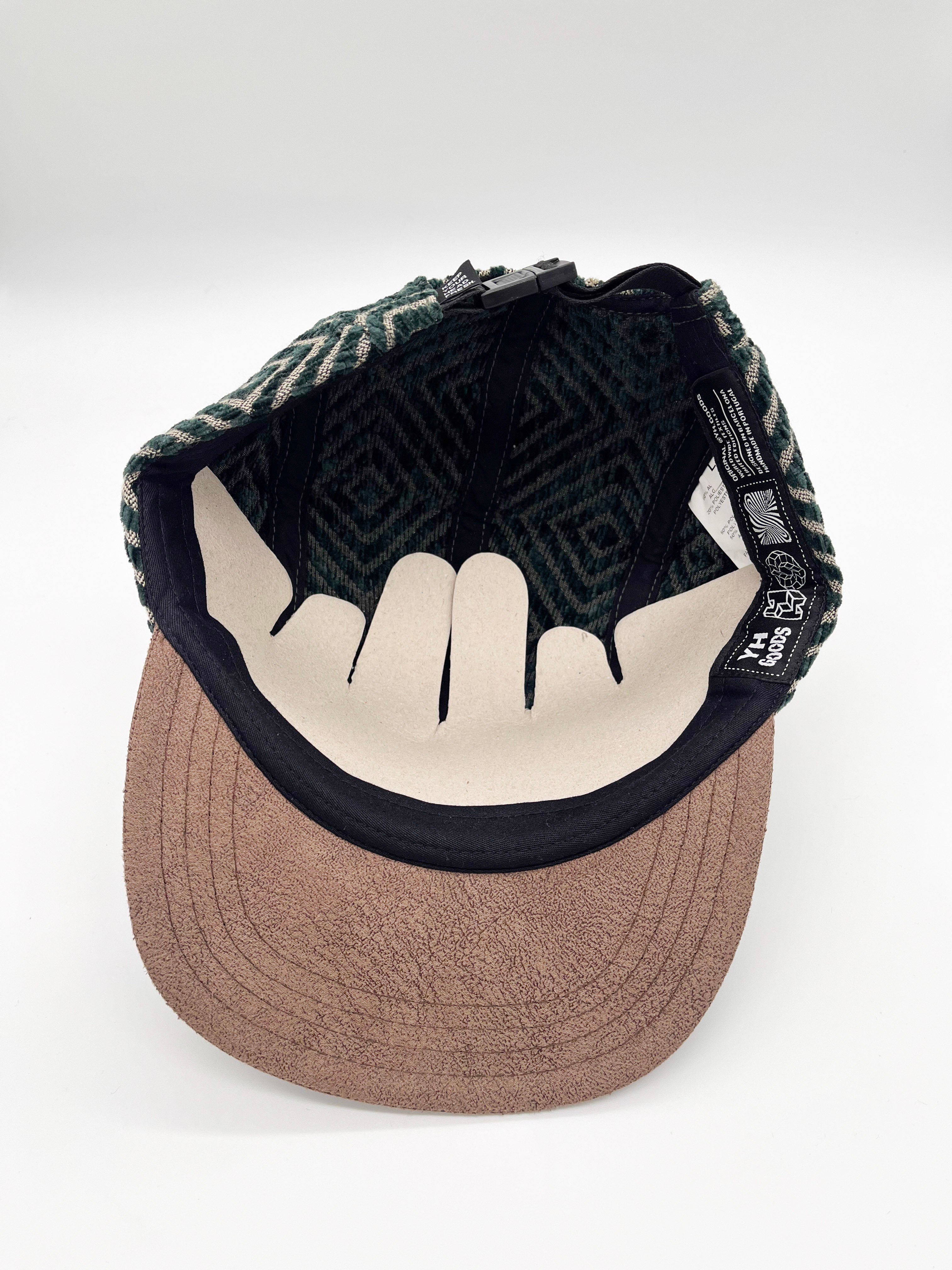 5 Panels Cap Labyrinth