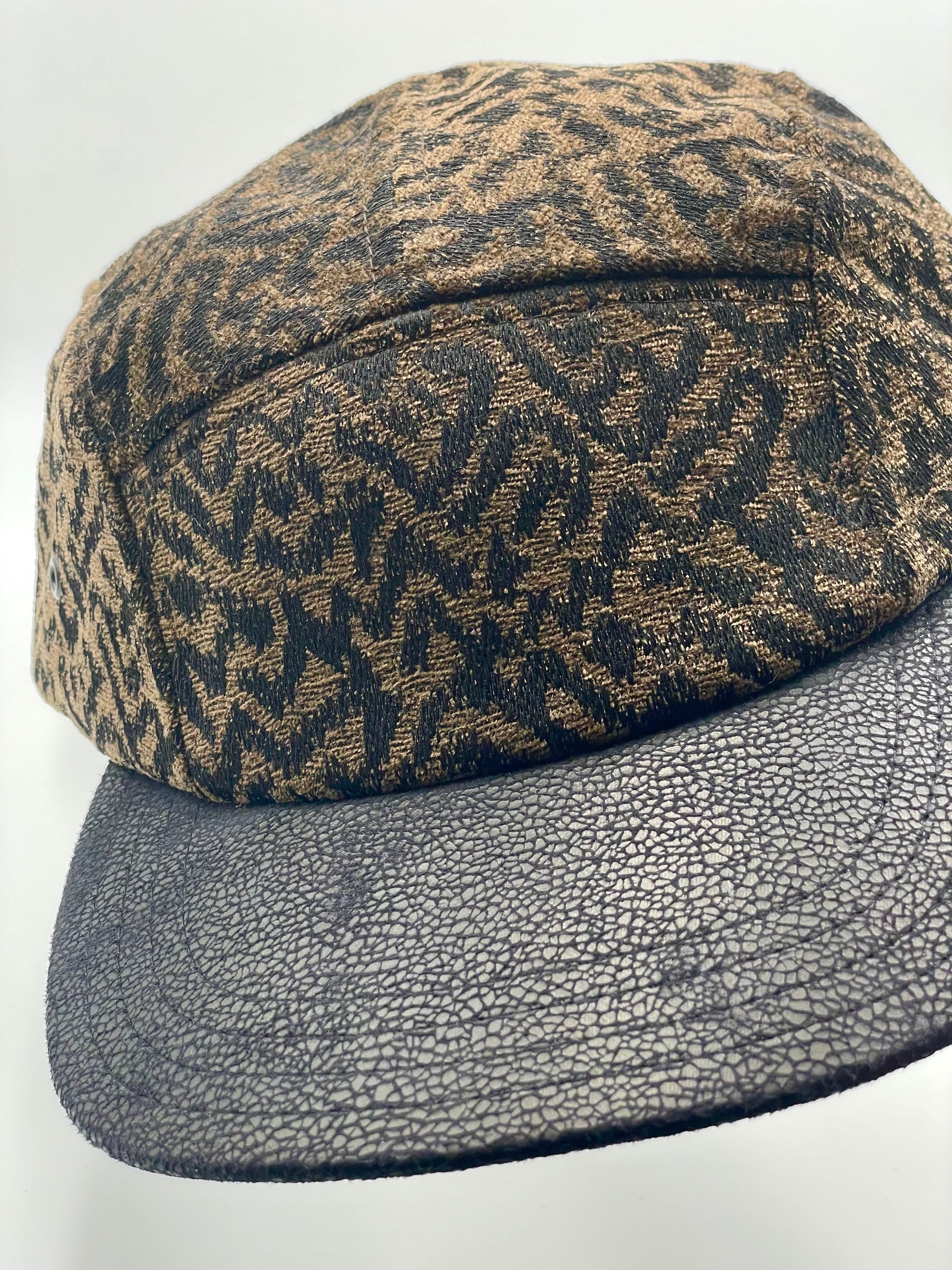 5 Panels Cap Walnut