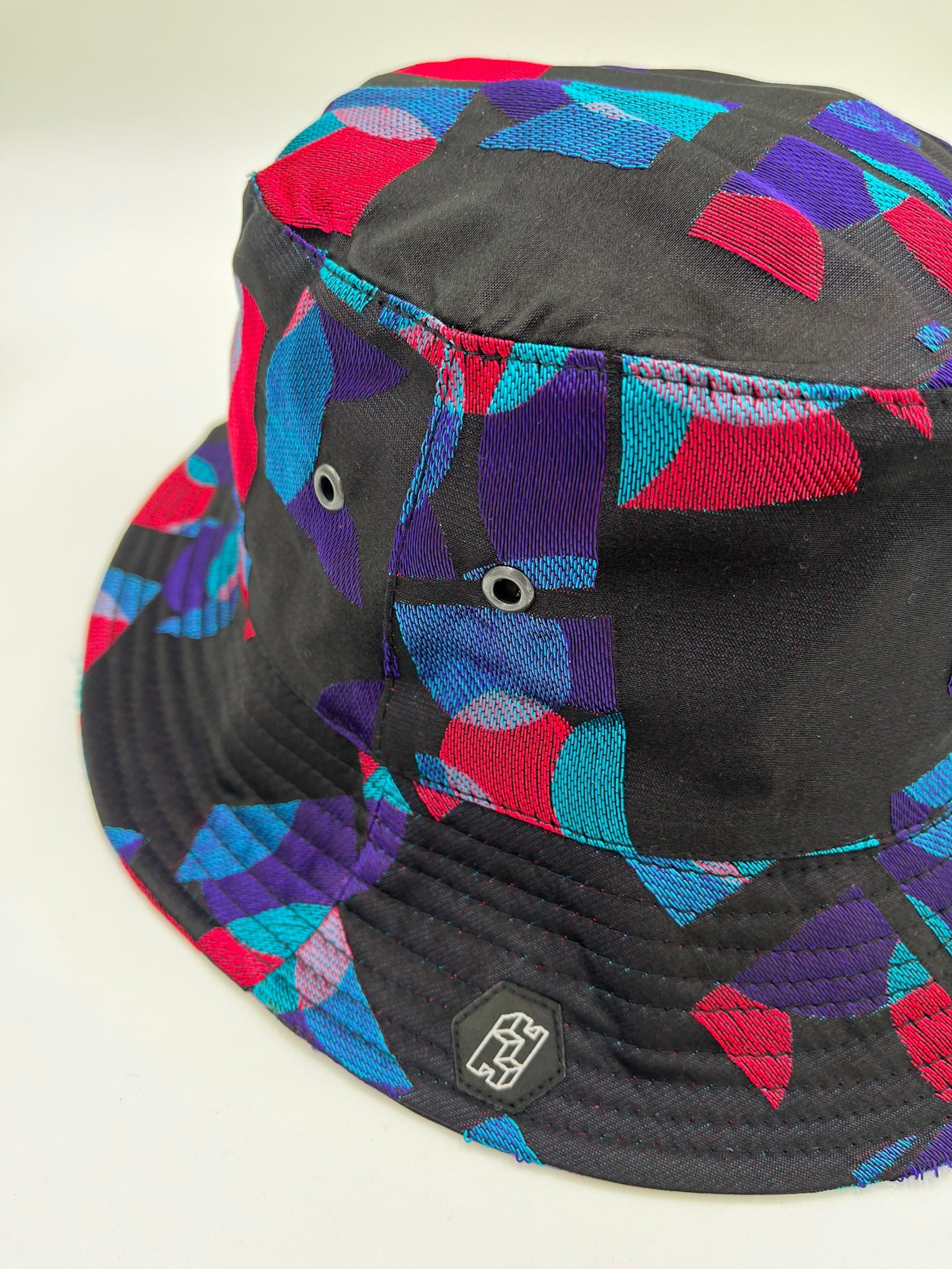 Bucket Hat Prisma